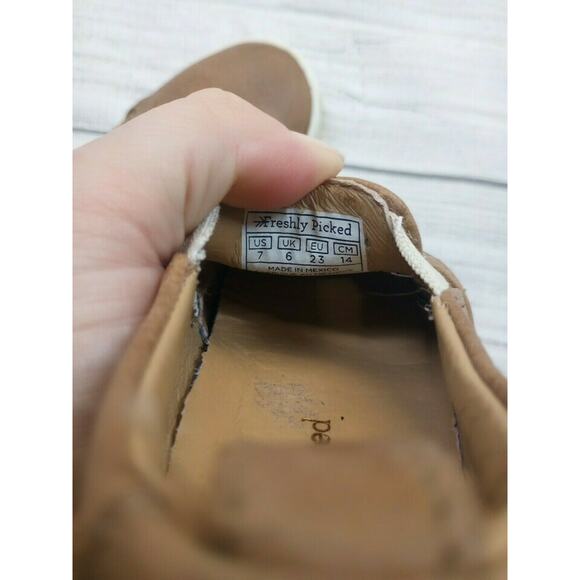 7C Freshly Picked Worn Leather Sneakers - Picture 6 of 9